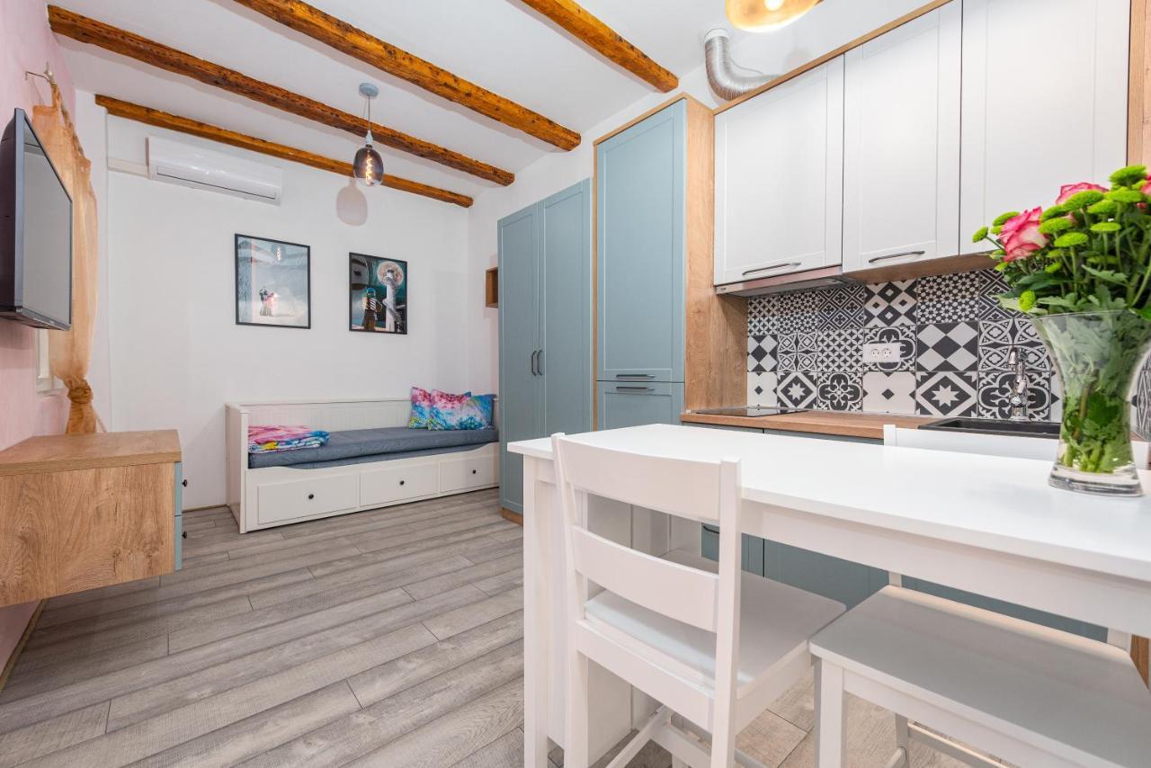 Appartamento Angulus Zara Esterno foto