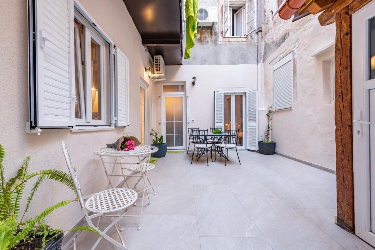 Appartamento Angulus Zara Esterno foto