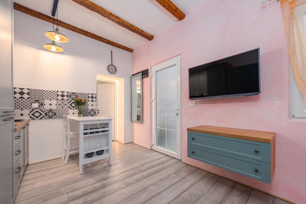 Appartamento Angulus Zara Esterno foto