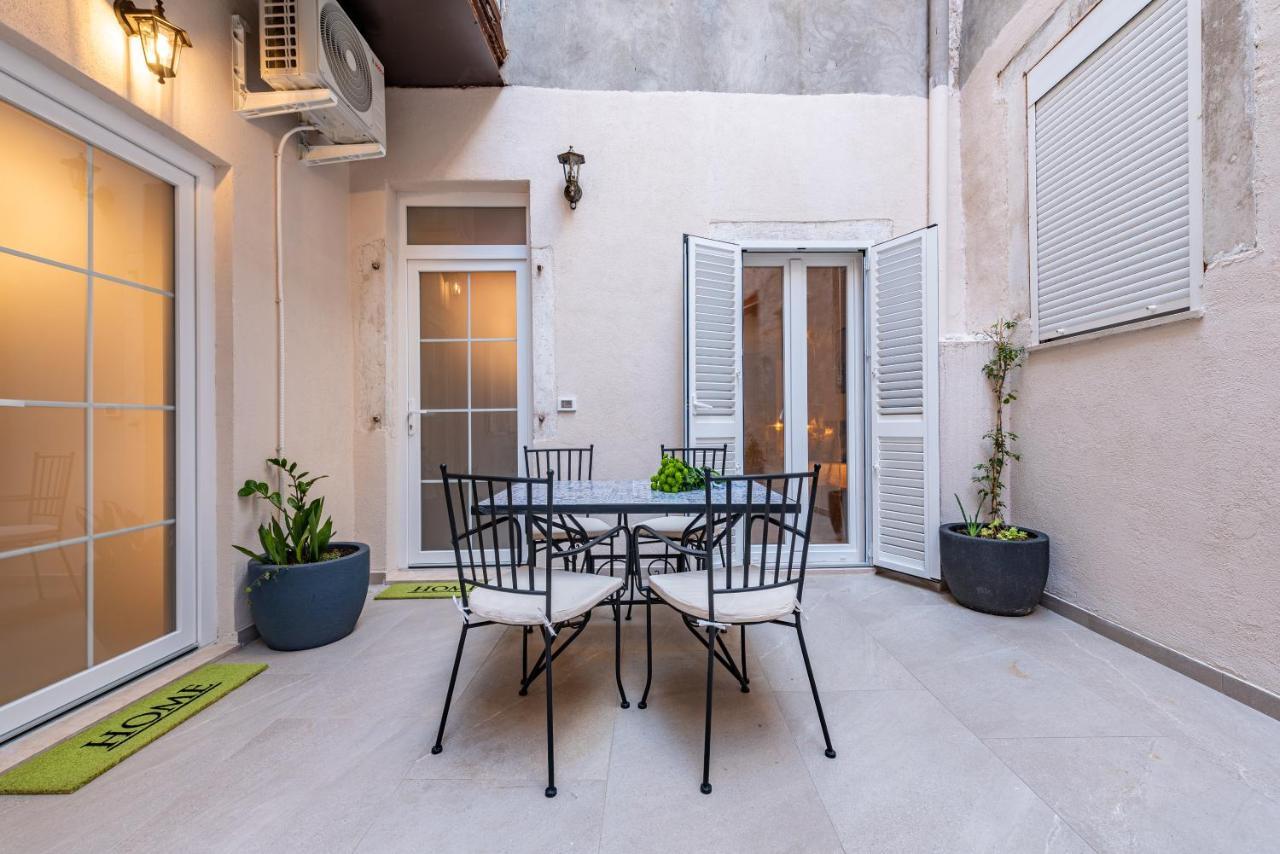 Appartamento Angulus Zara Esterno foto